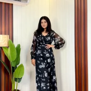 chic green semi formal anarkali set with embroidered top, flowing pants, and matching dupatta – perfect for festive occasions and traditional gatherings