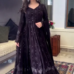 chic green semi formal anarkali set with embroidered top, flowing pants, and matching dupatta – perfect for festive occasions and traditional gatherings