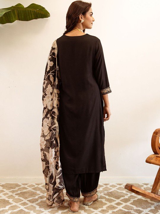 ethnic motifs embroidered regular thread work kurta with salwar & dupatta ethnic motifs embroidered regular thread work kurta with salwar & dupatta