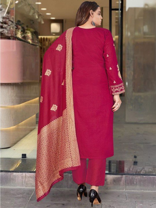 floral embroidered straight kurta with trousers & dupatta floral embroidered straight kurta with trousers & dupatta